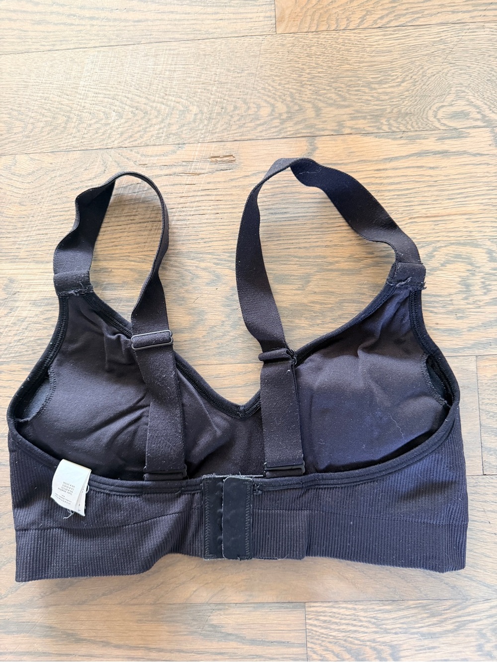 Alo Black Ribbed Sports Bra - Picture 2 of 3